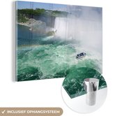 MuchoWow® Glasschilderij 90x60 cm - Schilderij acrylglas - Een boot bij de Niagara Falls - Foto op glas - Schilderijen