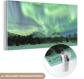 MuchoWow® Glasschilderij 120x60 cm - Schilderij acrylglas - Noorderlicht - Sneeuw - Berg - Noorwegen - Foto op glas - Schilderijen