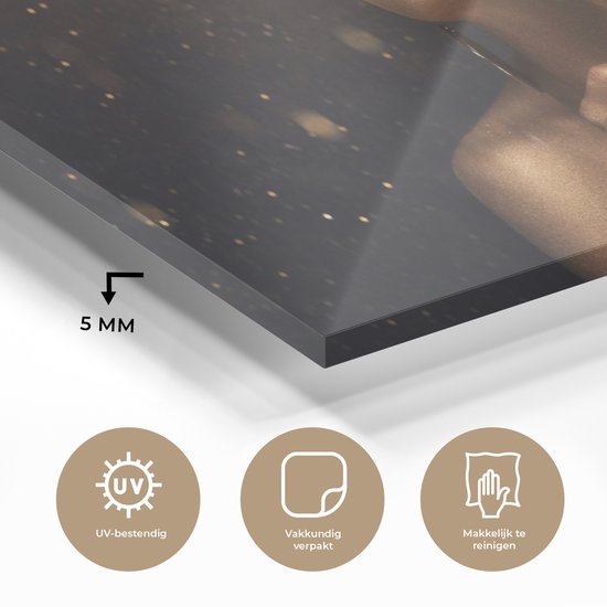 MuchoWow® Glasschilderij 160x80 cm - Schilderij acrylglas - Vrouw met gouden lichaamsverf - Foto op glas - Schilderijen