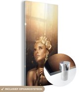 MuchoWow® Glasschilderij 40x80 cm - Schilderij acrylglas - Vrouw met gouden lichaamsverf - Foto op glas - Schilderijen