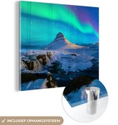 MuchoWow® Glasschilderij 20x20 cm - Schilderij acrylglas - Noorderlicht - Berg - IJsland - Foto op glas - Schilderijen