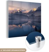 MuchoWow® Glasschilderij 50x50 cm - Schilderij acrylglas - Landschap - Water - Berg - Sneeuw - Zonsondergang - Foto op glas - Schilderijen
