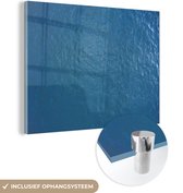 MuchoWow® Glasschilderij 80x60 cm - Schilderij acrylglas - Zee - Oceaan - Blauw - Foto op glas - Schilderijen