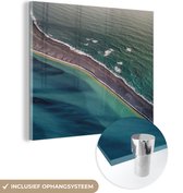 MuchoWow® Glasschilderij 20x20 cm - Schilderij acrylglas - Strand - Zee - IJsland - Foto op glas - Schilderijen