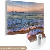 MuchoWow® Glasschilderij 180x120 cm - Schilderij acrylglas - Zicht over de zee van het Braziliaanse strand van Ipanema - Foto op glas - Schilderijen
