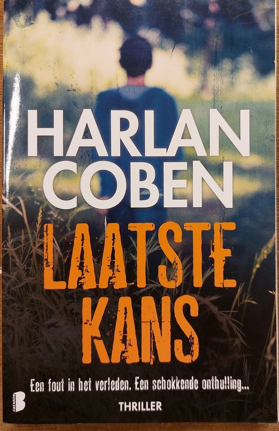 Boek "Laatste Kans" van Harlan Coben, met donkere achtergrond, man in silhouet.