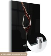 MuchoWow® Glasschilderij 30x40 cm - Schilderij acrylglas - Vullend wijn glas - Foto op glas - Schilderijen