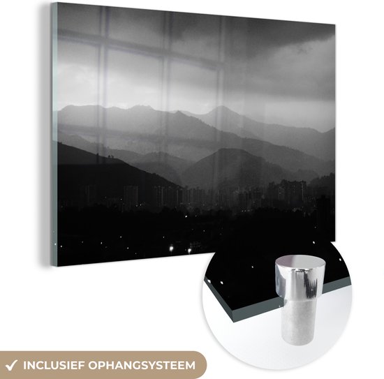 MuchoWow® Glasschilderij - Zwart-wit foto van bergen die Medellín in Colombia omringen - 180x120 cm - Acrylglas Schilderijen - Foto op Glas