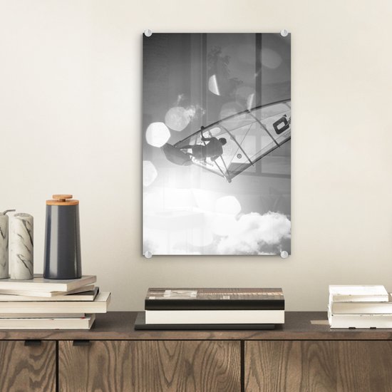 MuchoWow® Peinture sur verre 20x30 cm - Peinture sur verre acrylique - Une planche à voile fait un saut - noir et blanc - Photo sur verre - Peintures