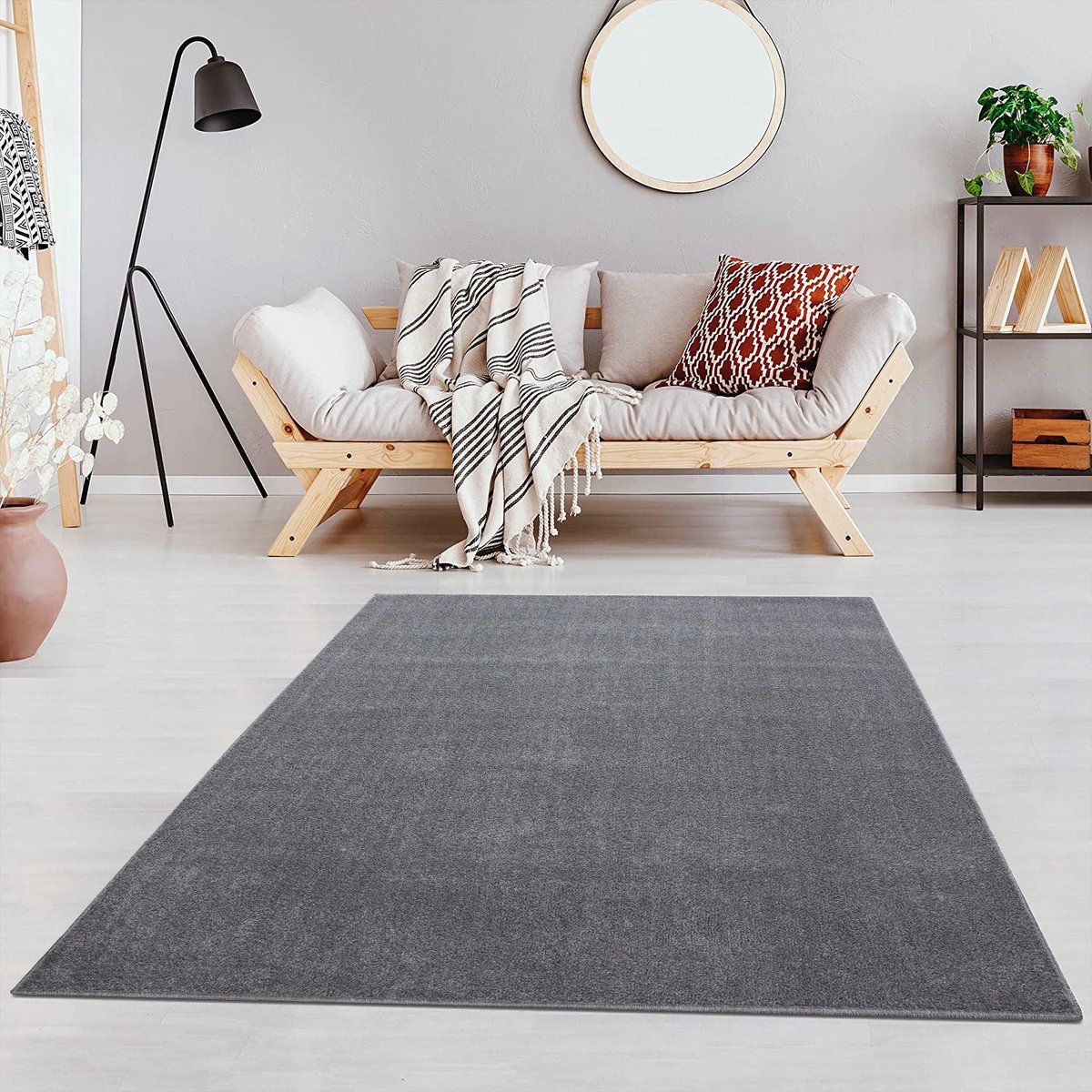 Flycarpets Liam Effen Lichtgrijs Vloerkleed - Voor binnen - Laagpolig - 160x230 cm