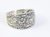 Traditionele opengewerkte zilveren ring met 18k gouden decoraties - maat 18