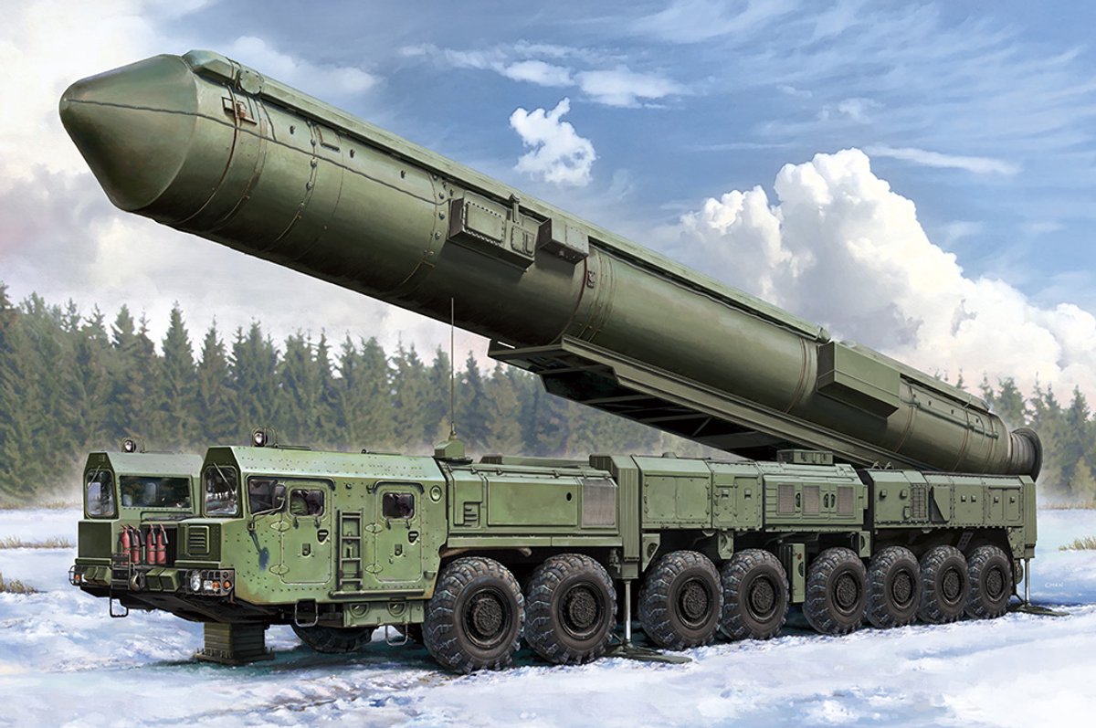 HobbyBoss Modelbouwpakket Militaire voertuigen - 82952 15U175 TEL of RS-12M1 Topol-M ICBM complex Plastic - 1:72 - Modelbouw