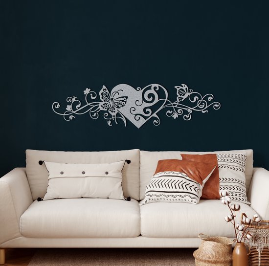 Wanddecoratie |Hart en Vlinder / Heart and Butterfly | Metal - Wall Art | Muurdecoratie | Woonkamer | Buiten Decor |Zilver| 75x20cm