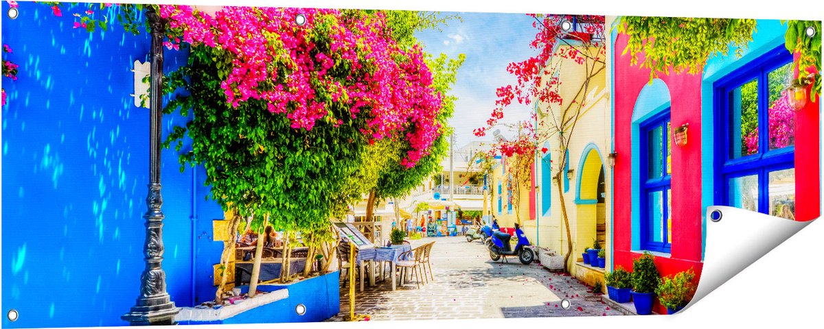 Gards Tuinposter Kleurrijke Straat op het Eiland Kos, Griekenland - 150x50 cm - Tuindoek - Tuindecoratie - Wanddecoratie buiten - Tuinschilderij Multikleur