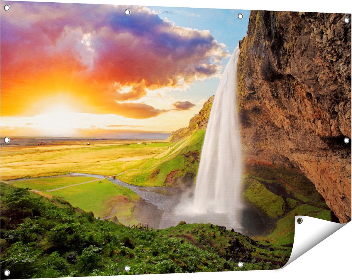 Gards Tuinposter Waterval in IJsland met Zonsondergang - 120x80 cm - Tuindoek - Tuindecoratie - Wanddecoratie buiten - Tuinschilderij Multikleur