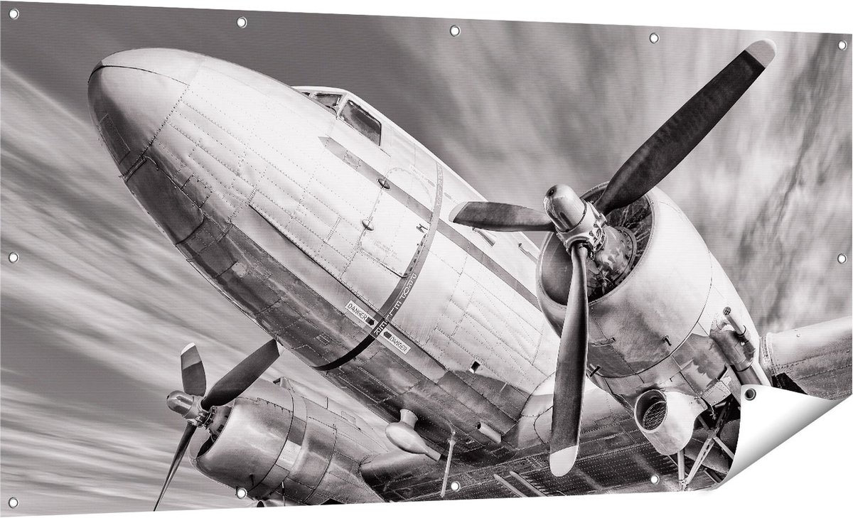 Gards Tuinposter Oud Vliegtuig op de Landingsbaan - 160x80 cm - Tuindoek - Tuindecoratie - Wanddecoratie buiten - Tuinschilderij Multikleur