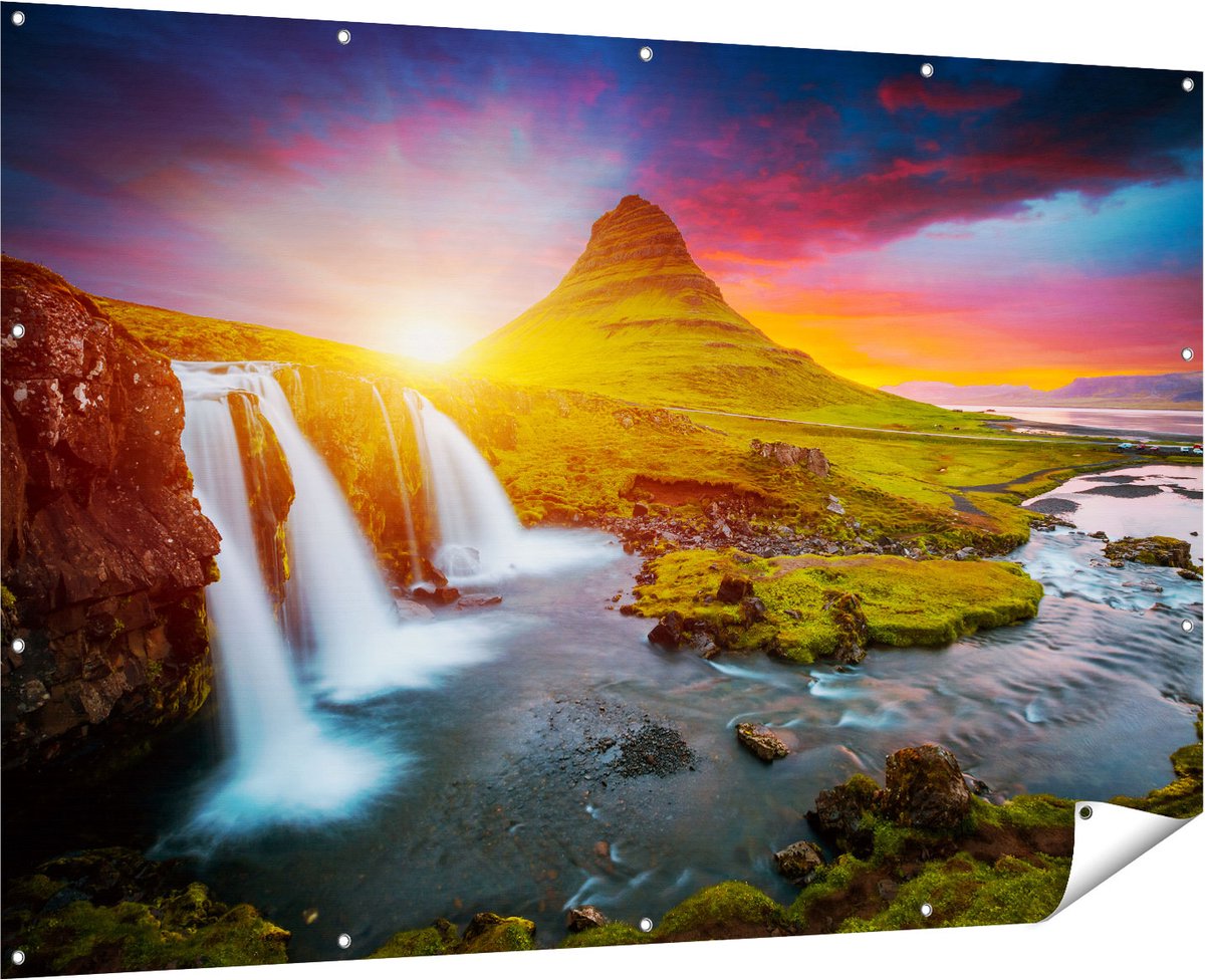 Gards Tuinposter Waterval bij een Vulkaan met Zonsondergang - 180x120 cm - Tuindoek - Tuindecoratie - Wanddecoratie buiten - Tuinschilderij Multikleur