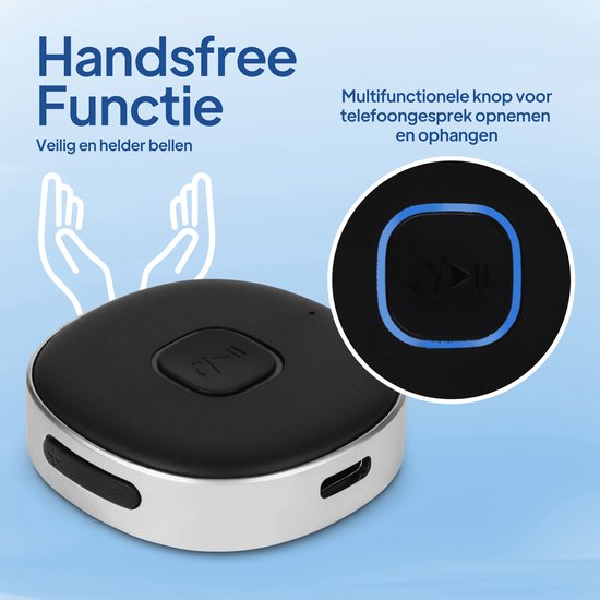Zwarte, ronde Bluetooth-ontvanger met blauwe LED-ring. Pijlen wijzen naar de multifunctieknop voor handsfree bellen, met een close-up van de knop.
