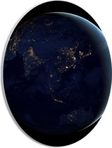 PVC Schuimplaat Ovaal - Azië op de Wereldbol vanuit het Heelal - 21x28 cm Foto op Ovaal (Met Ophangsysteem)