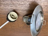 Inbouwspot met dimbare lamp en fitting - Rond chroom geborsteld - GU10 Fitting - Dimbare ledlamp lichtkleur 3000K - Sparing 55-65 mm. Met 2 klemveren voor stevige bevestiging in het plafond.