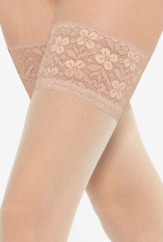 Gatta Michelle Bas Bas mat naturel avec large dentelle 20 deniers, taille M/L (3/4)