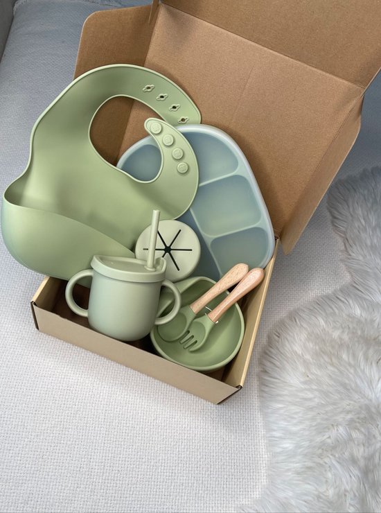 Service de table pour enfant Total de 24 pièces, EN STOCK. Ensembles de vaisselle et ustensiles en plastique pour enfants. Chaque lot contient un bol, une tasse, une assiette, une fourchette, une