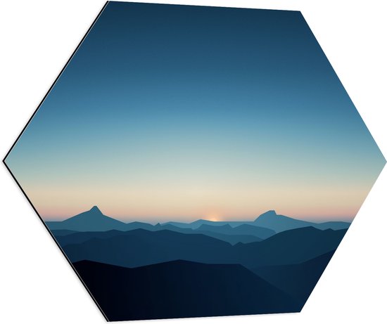 Dibond Hexagon - Zon Weg achter Heuvelige Bergen - 70x60.9 cm Foto op Hexagon (Met Ophangsysteem)