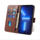 Smartphonica iPhone 13 kunstleren hoesje met magnetische sluiting en pashouders book case - Donkerbruin geschikt voor iPhone 13