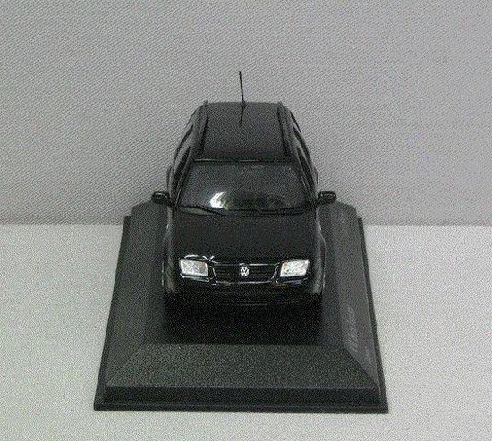 Volkswagen Bora Variant 1999 - 1:43 - Minichamps | bol