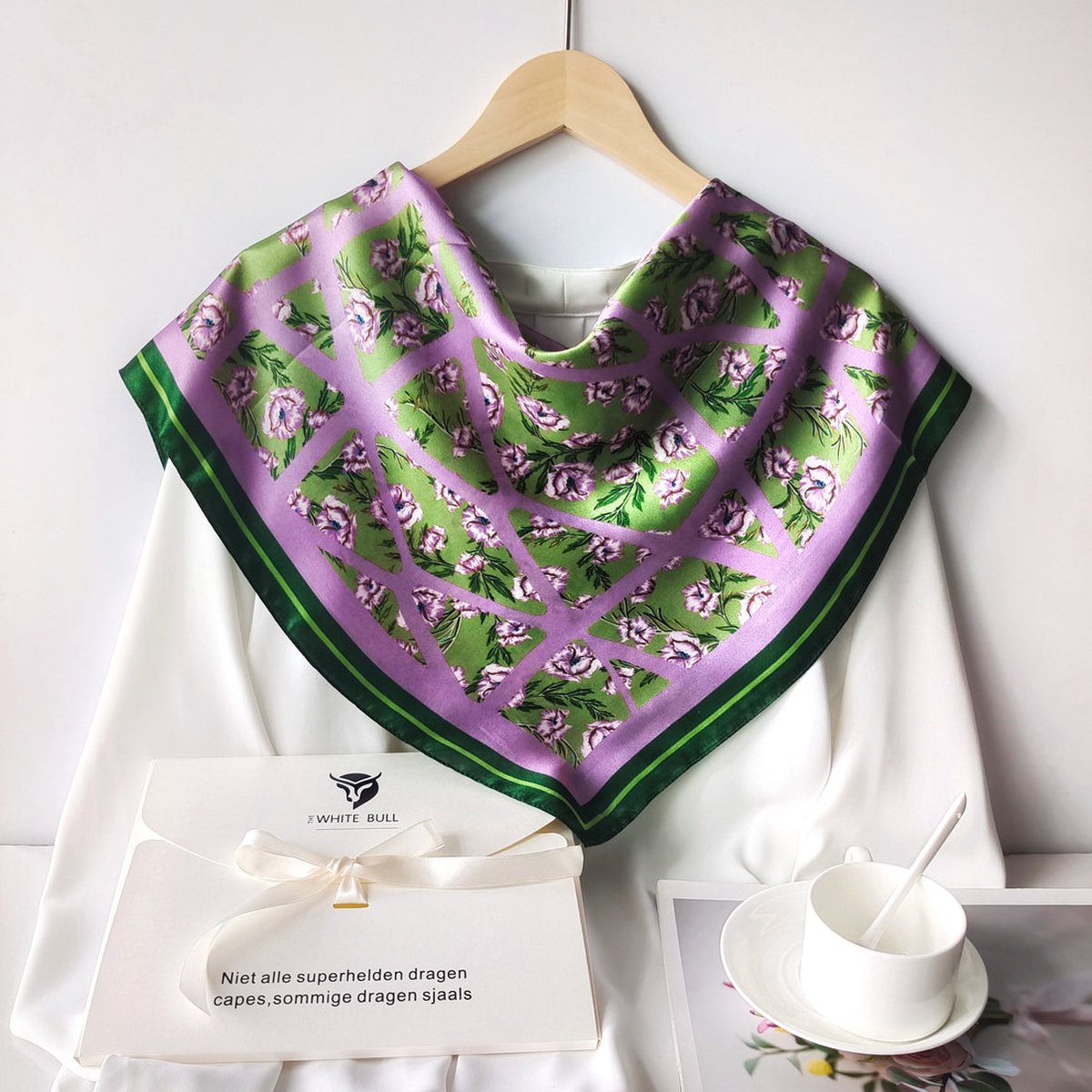 Cherry Blossom Delight -zijden sjaal- Premium topkwaliteit- 100% moerbei- beste geschenk voor dames-70x70cm - Perfect verjaardags- en jubileumcadeau-idee