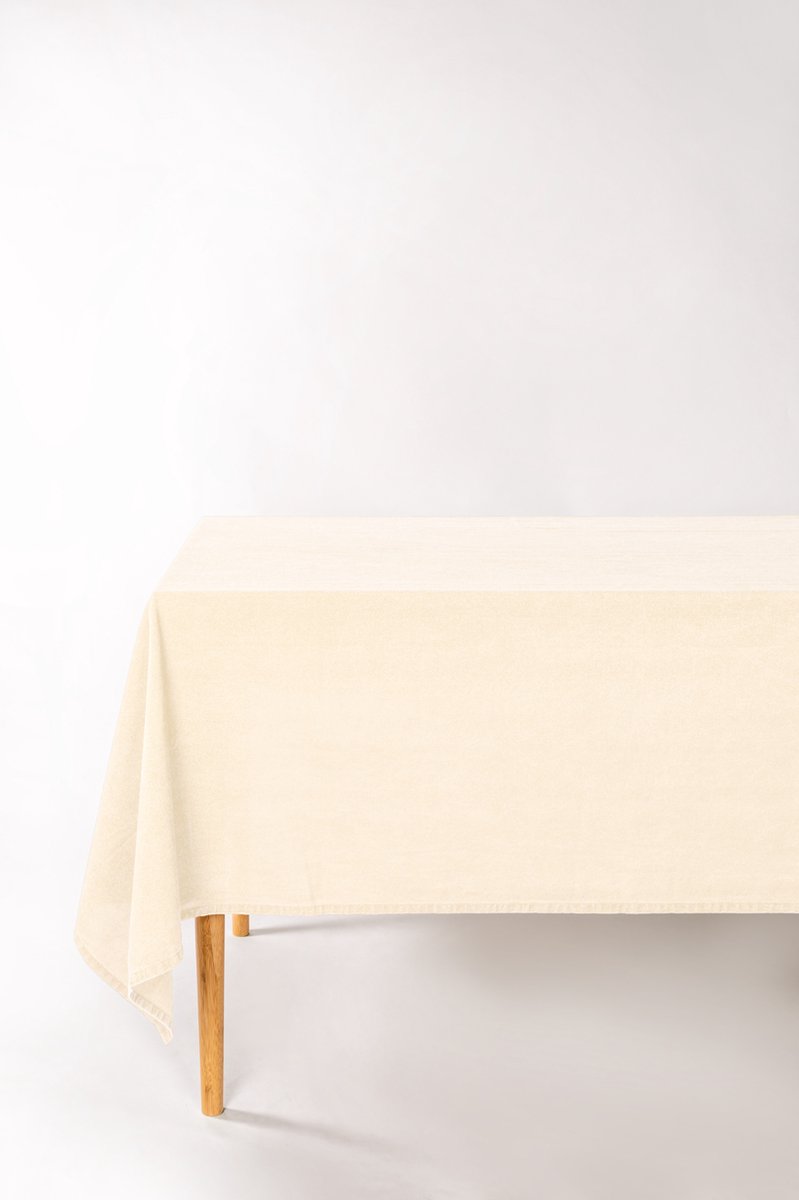 Tiseco Home Studio - Tafelkleed MYRNA - - 100% katoen - Gemakkelijk onderhoud, tijdloze elegantie - 145x300 cm - Ivoor