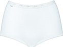 Witte katoenen maxi slip met een fijne kanten rand aan de tailleband en broekspijpen.