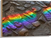 Hout - Regenboog Lichtstralen op Stenen - 80x60 cm - 9 mm dik - Foto op Hout (Met Ophangsysteem)