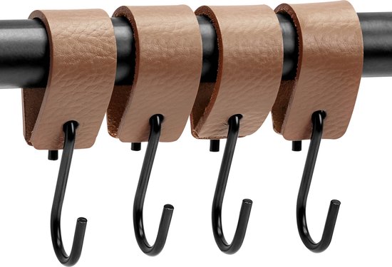 Bruine leren lussen met zwarte S-haken aan een zwarte stang.