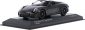 Het 1:43 Diecast-model van de Porsche 991 Speedster van 2019 in zwart. De fabrikant van het schaalmodel is Minichamps. Dit model is alleen online verkrijgbaar