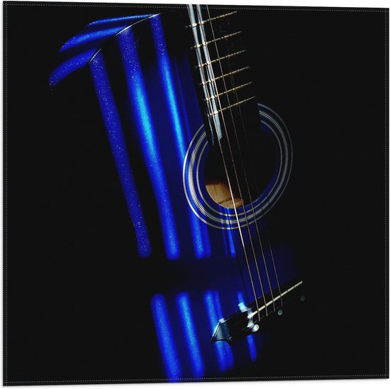 Vlag - Close-up van Blauwe Gitaar - 50x50 cm Foto op Polyester Vlag