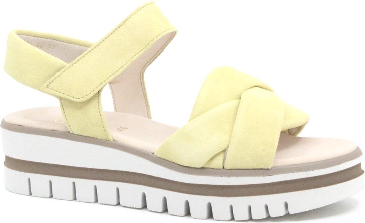 Gabor 24.622.10 Gele dames sandalen met klittenband sluiting bol