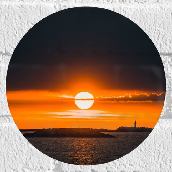 WallClassics - Muursticker Cirkel - Silhouet Vuurtoren bij Zonsondergang - 20x20 cm Foto op Muursticker