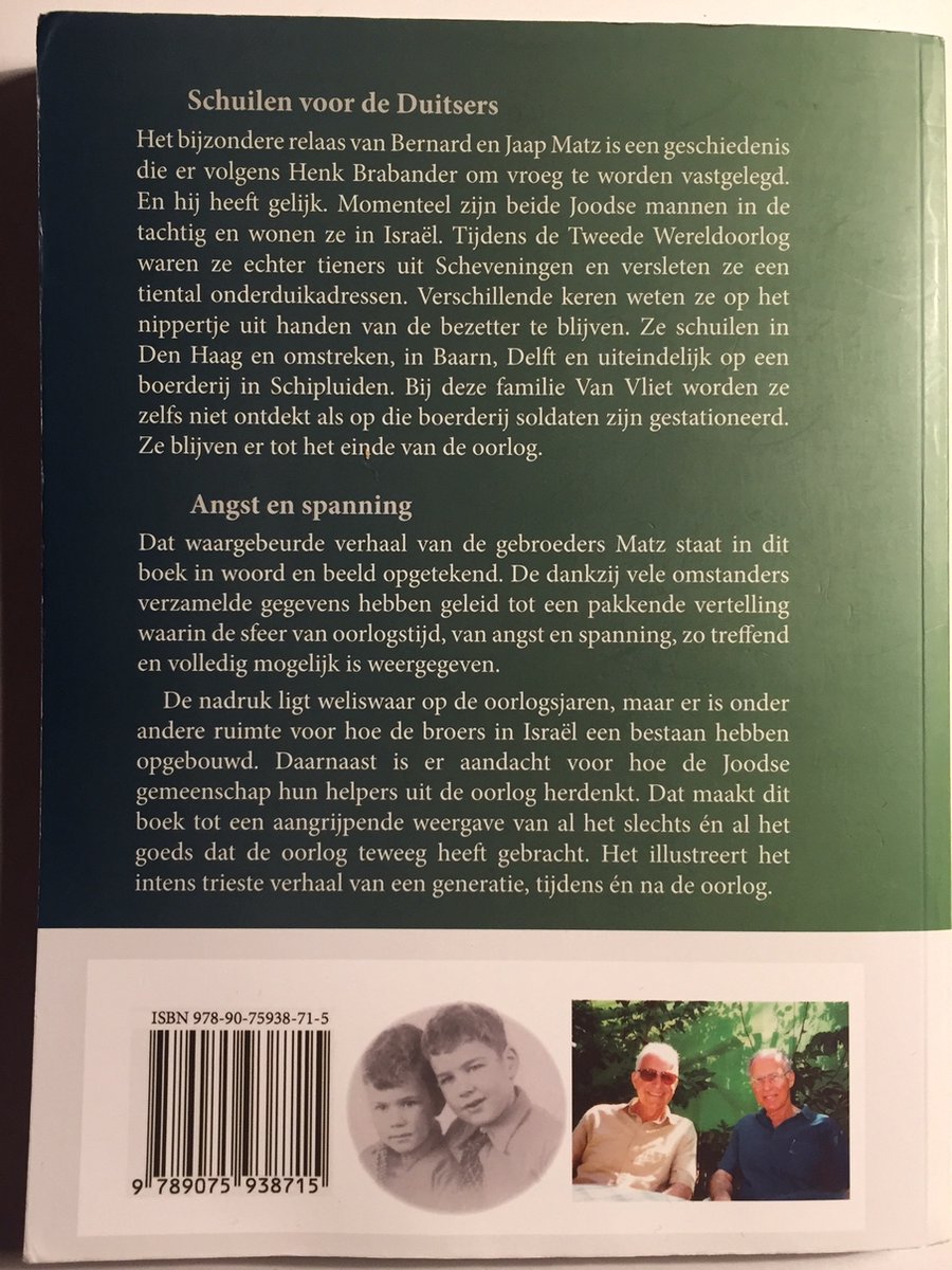 Boekomslag met tekst en twee foto's: boven twee mannen, onder drie kinderen. ISBN 978-90-75938-71-5.
