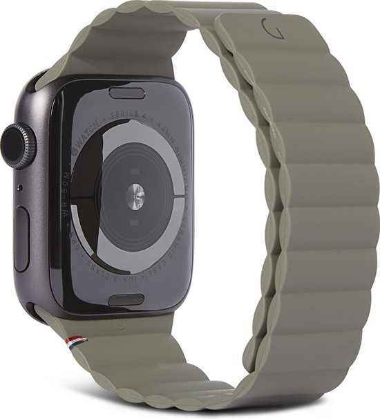 DECODED Siliconen Apple Watch Bandje - Geschikt voor Series 1-8 / SE - 38/40/41 mm - Sterke Magneetsluiting - Olive