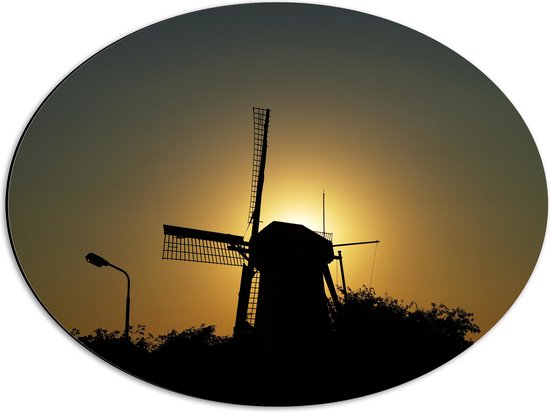 Dibond Ovaal - Windmolen achter Zonsondergang - 56x42 cm Foto op Ovaal (Met Ophangsysteem)