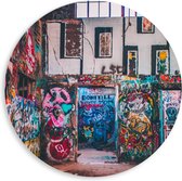 PVC Schuimplaat Muurcirkel - Binnenkant van Gebouw met Kleurijke Graffiti - 80x80 cm Foto op Muurcirkel (met ophangsysteem)