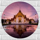 Muursticker Cirkel - Boeddhistische Wat Benchamabophit Tempel met Gouden Details in Bangkok, Thailand - 50x50 cm Foto op Muursticker
