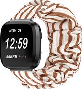 Textiel Smartwatch bandje - Geschikt voor Fitbit Versa / Versa 2 scrunchie bandje - vintage - Strap-it Horlogeband / Polsband / Armband