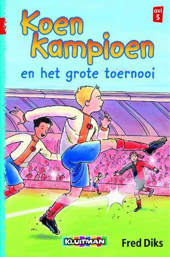 Boek 'Koen Kampioen en het grote toernooi' met illustratie van voetballende kinderen en publiek.