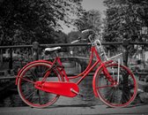 Fotobehang Rode fiets op een Amsterdamse brug 250 x 260 cm - € 145