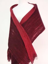 Handgemaakte, gevilte brede sjaal van 100% Merinowol - Donker- / Lichtrood melee - 215 x 31 cm. Stijl open gevilt.