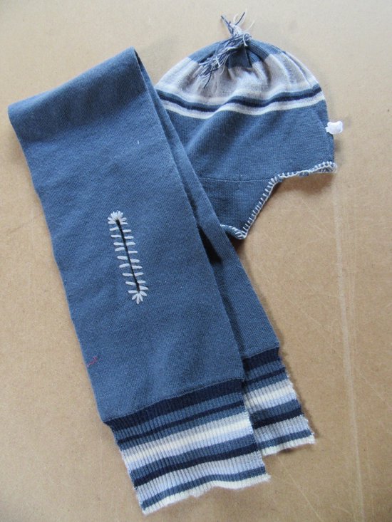 noukie's set muts en sjaal , in blauw met grijst ,,T0  0- 3maand