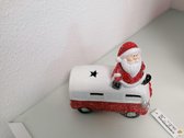Kerst auto met sneeuwman erop