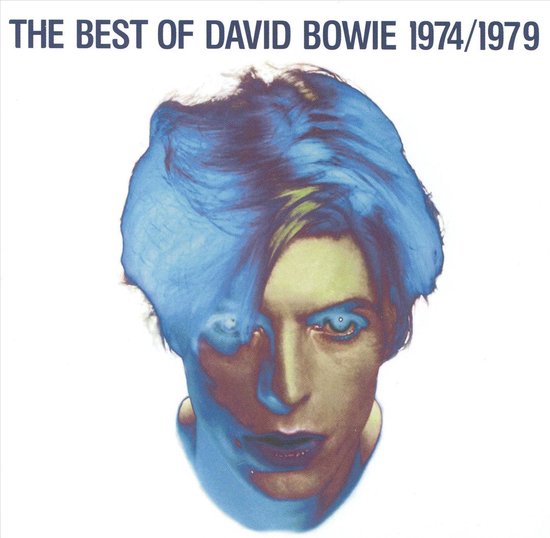 De hoes van "The Best of David Bowie 1974/1979" toont een portret van David Bowie met blauw en bruin kleuraccent op zijn gezicht en haar.